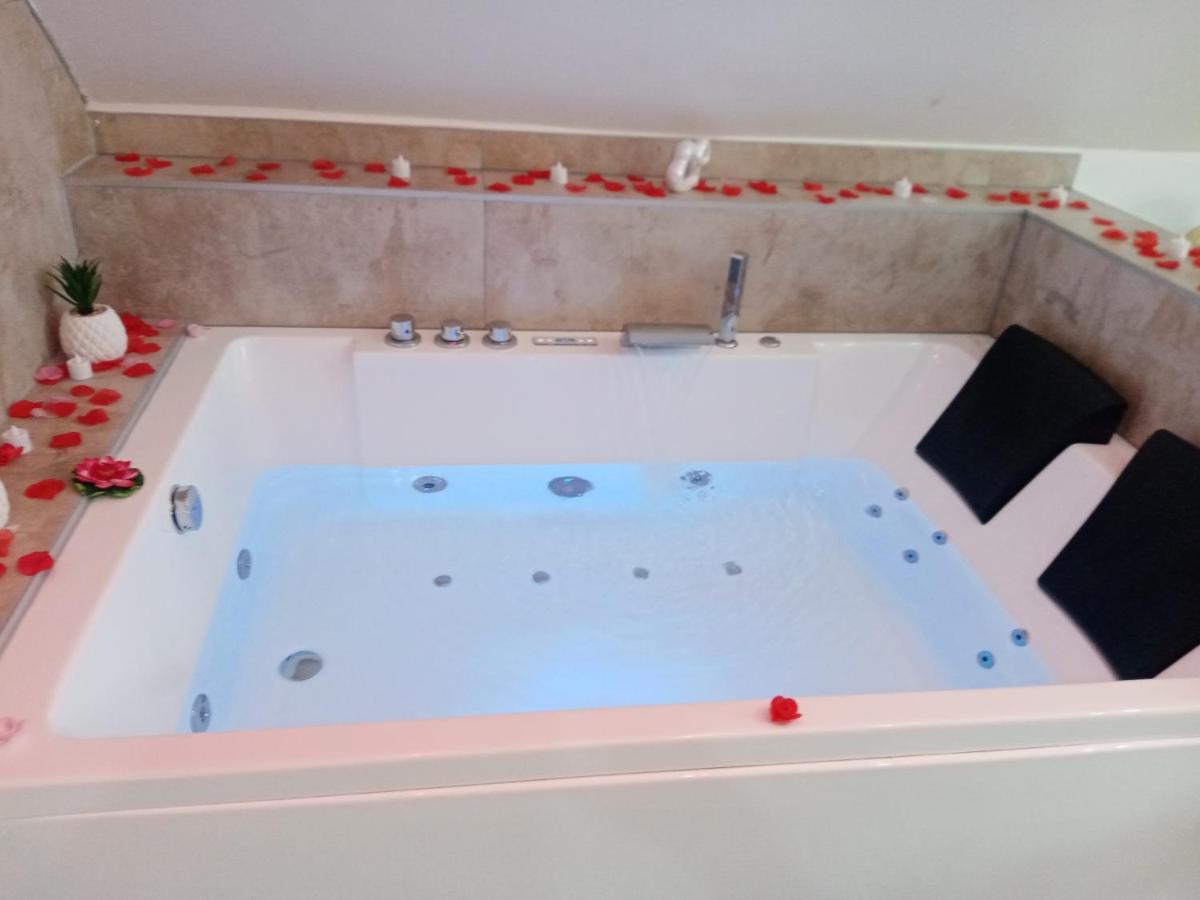 Studio Jacuzzi Au Centre Colmar Exteriér fotografie